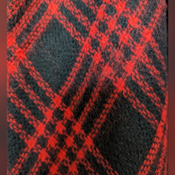 Women's Shawl - Picture 4 of 5